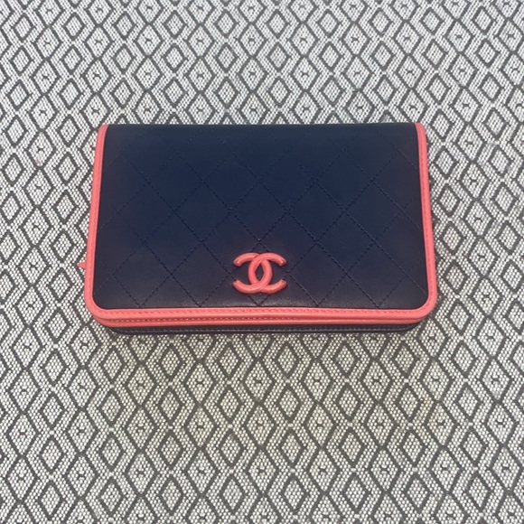 Gentle used Chanel Matelasse Lambskin Chain Wallet NavyPink Silver Metal Fitting - Picture 1 of 15